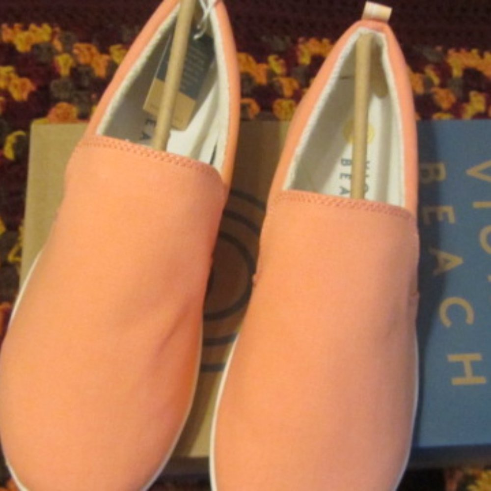 Vionic Beach slipon shoes, NIB, size 7 1/2 W, Papaya